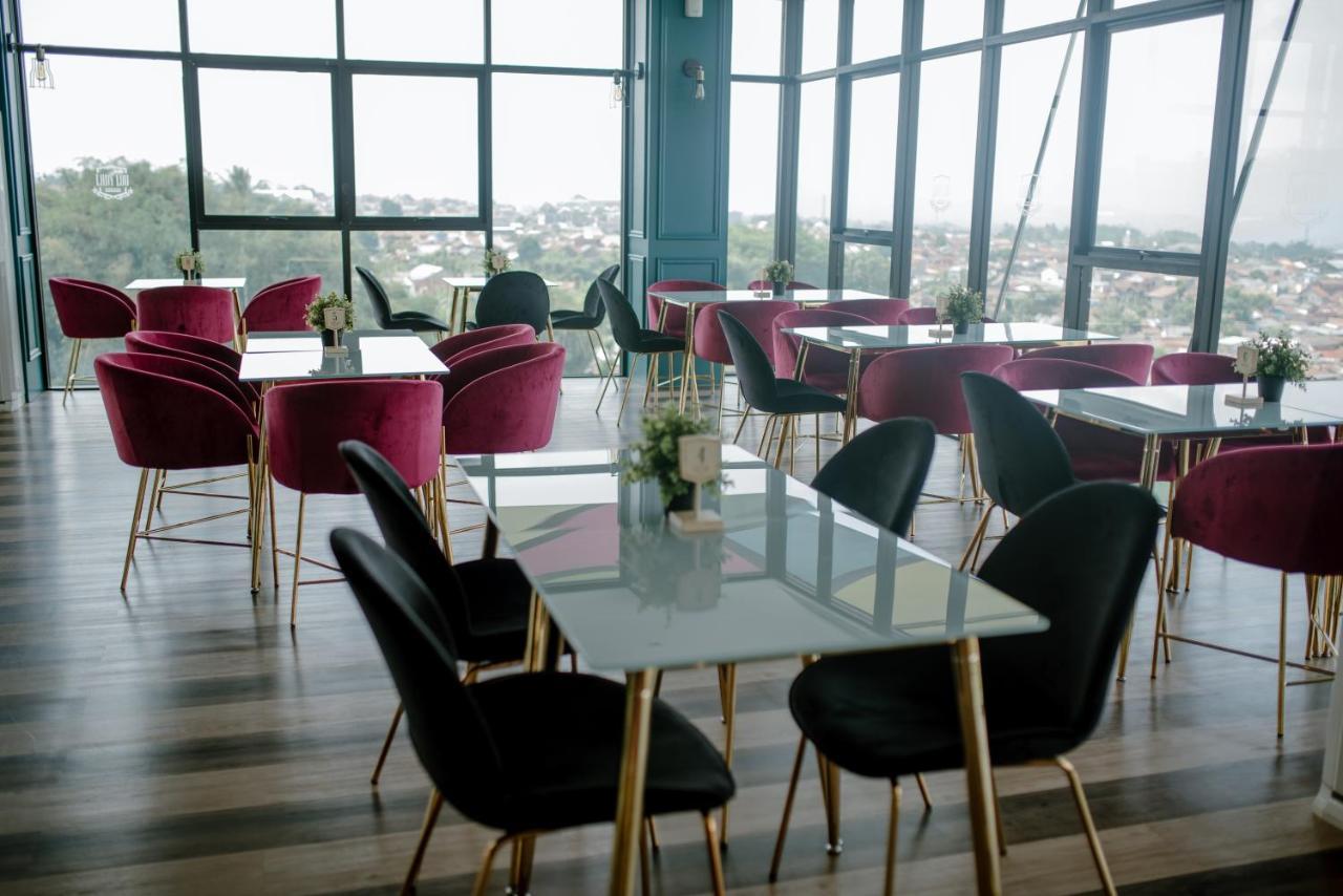 The Bountie Hotel And Convention Centre Сукабуми Екстериор снимка