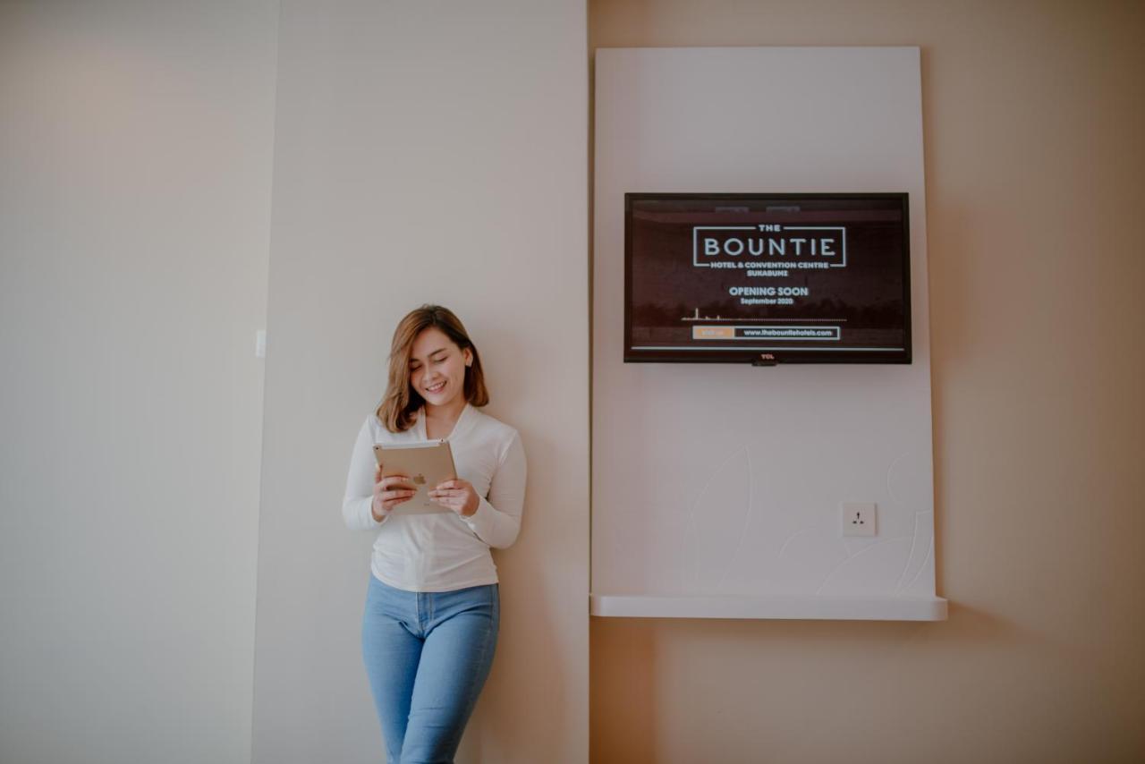 The Bountie Hotel And Convention Centre Сукабуми Екстериор снимка