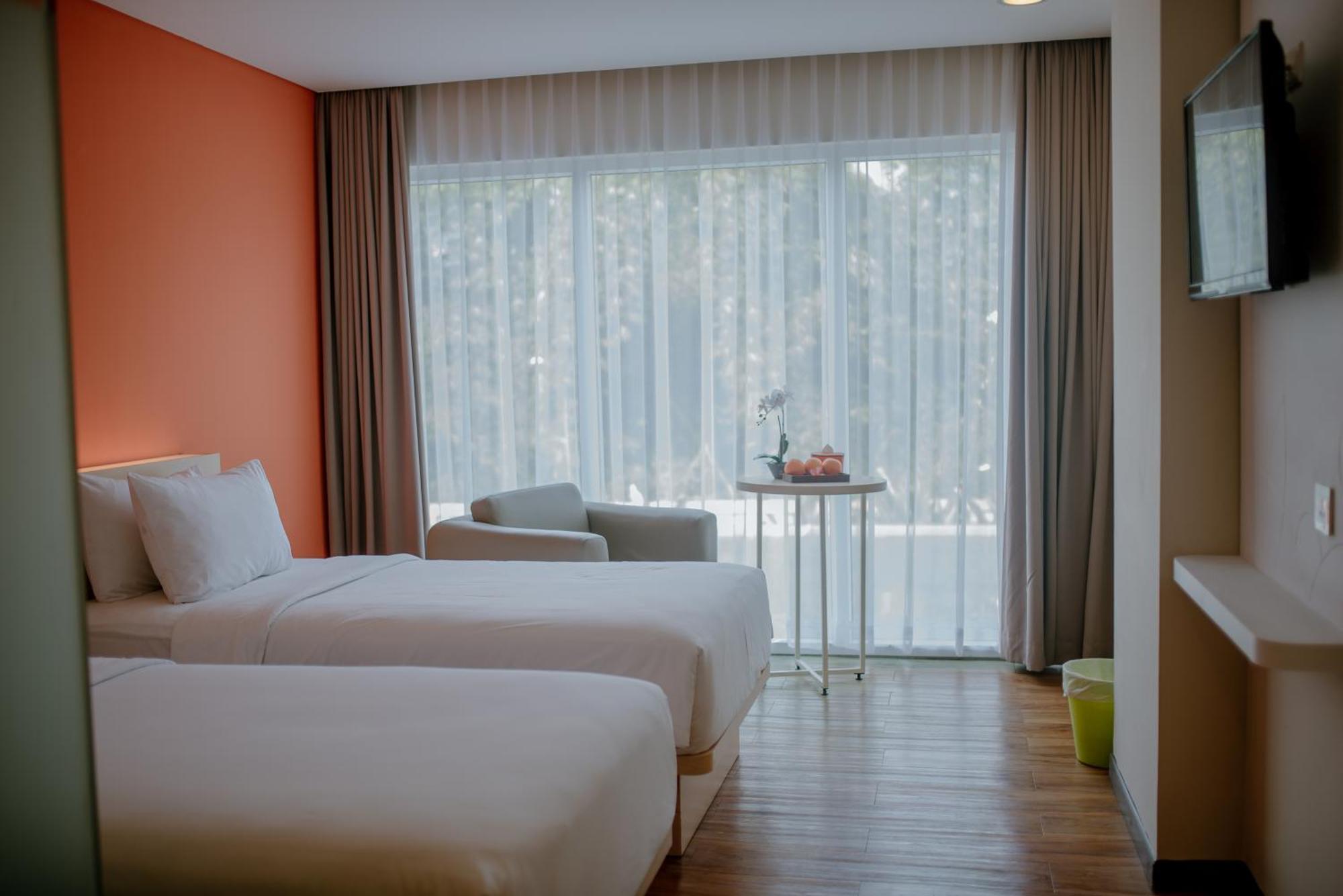 The Bountie Hotel And Convention Centre Сукабуми Екстериор снимка