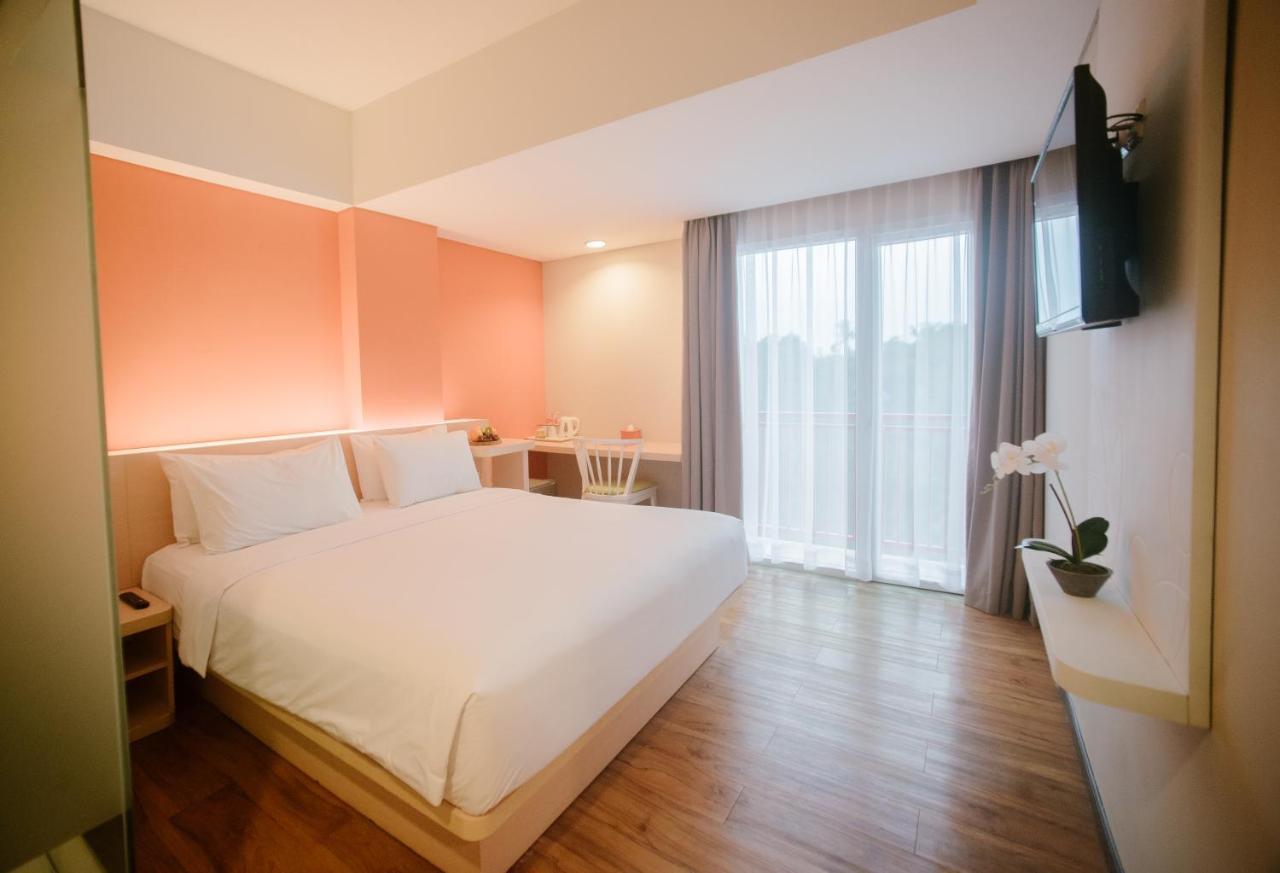 The Bountie Hotel And Convention Centre Сукабуми Екстериор снимка