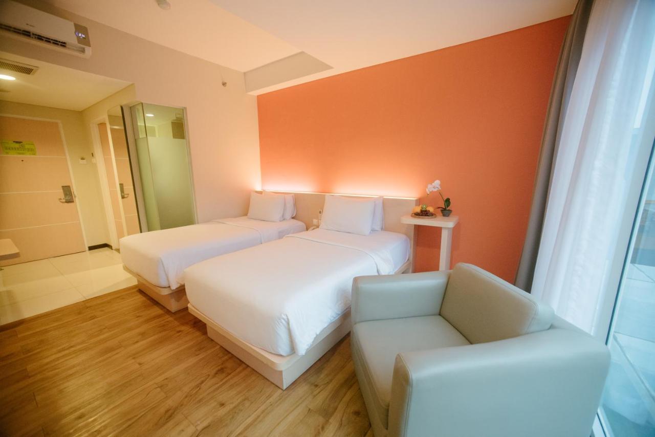 The Bountie Hotel And Convention Centre Сукабуми Екстериор снимка