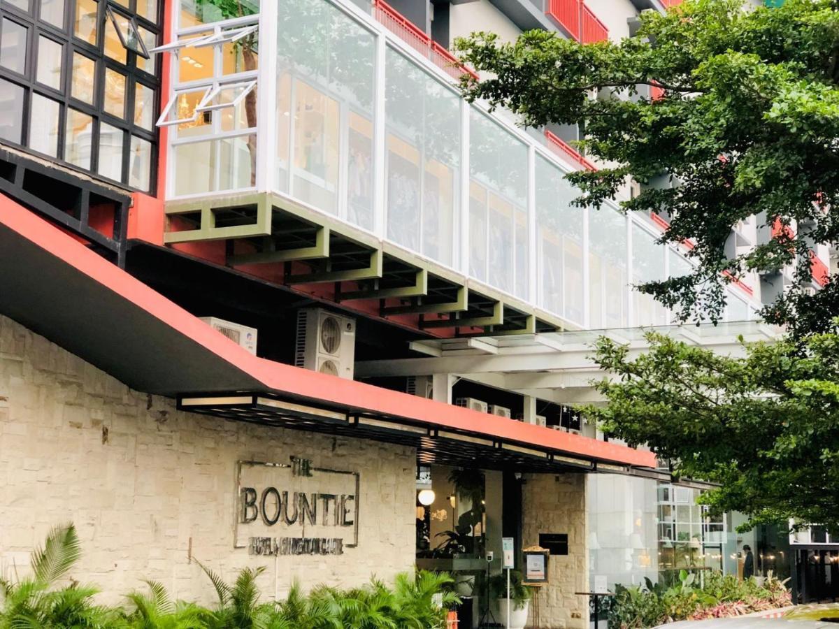 The Bountie Hotel And Convention Centre Сукабуми Екстериор снимка